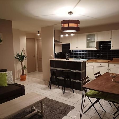 Ecully, Appartement Au Calme De 50M². ภายนอก รูปภาพ