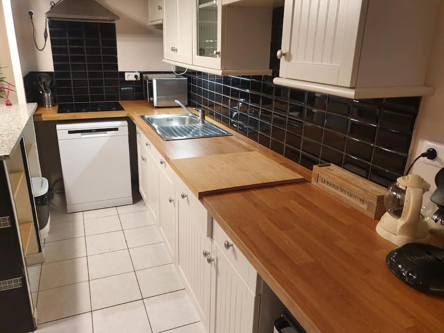 Ecully, Appartement Au Calme De 50M². ภายนอก รูปภาพ