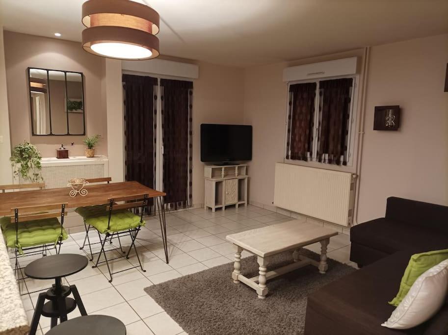 Ecully, Appartement Au Calme De 50M². ภายนอก รูปภาพ